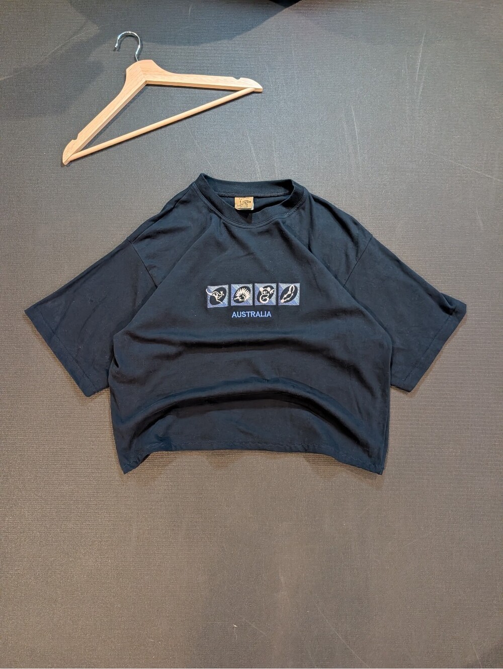 Australia Souvenir Tee XL Navy Embroidered Cropped Boxy Cotton Tee Streetwear